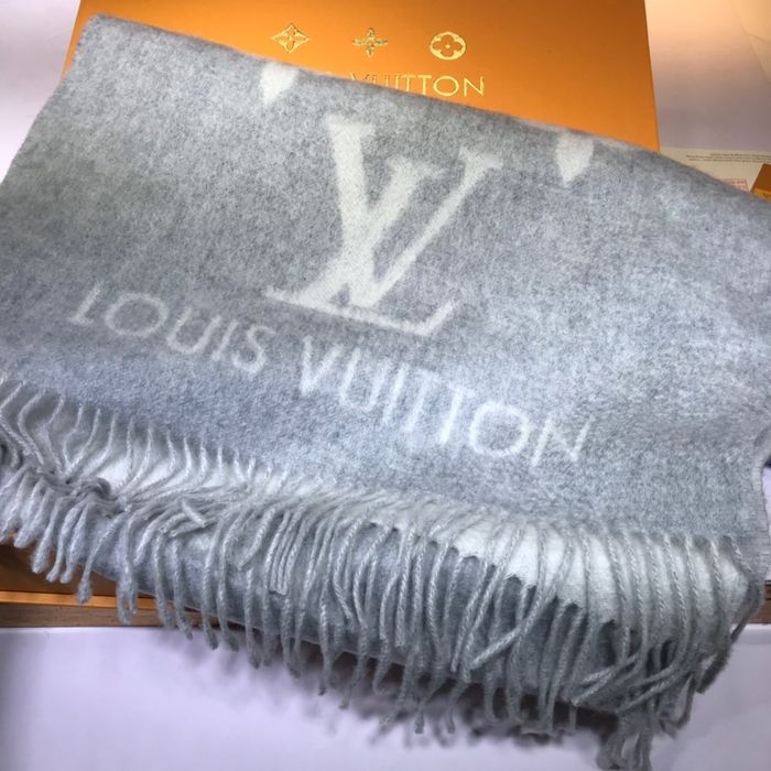 Louis Vuitton Scarf LV00039